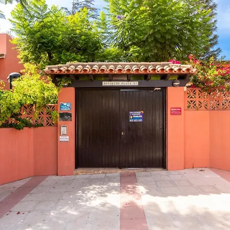Alvarito Playa Апартаменты *